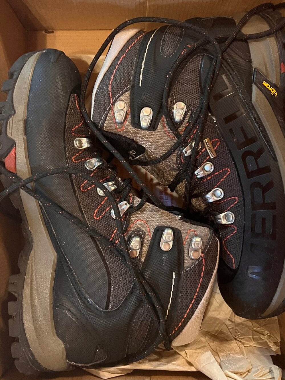 Merrell Outbound Mid Gore-Tex Hiking Boots - Size US9/EU43